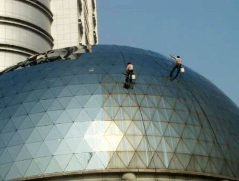 體育中心外墻清洗